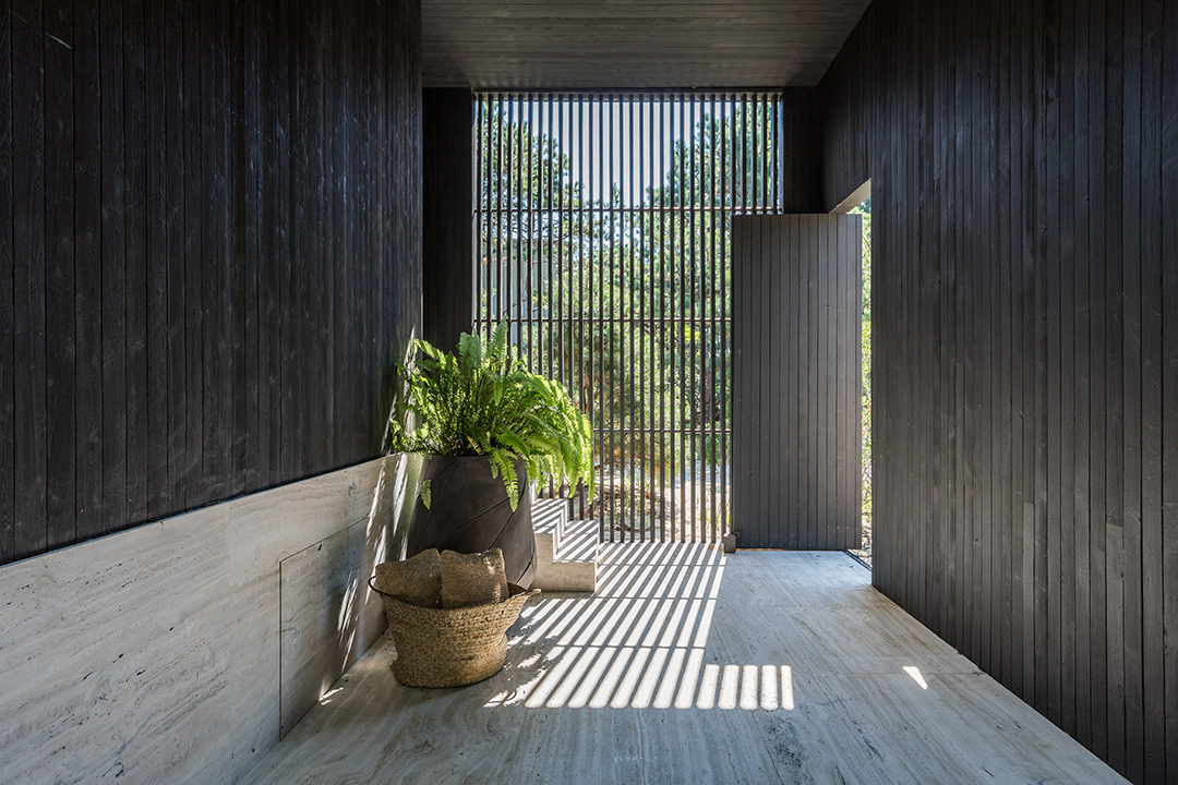 Minimalist Amagansett Beach House Makes A Splash Seeking 5 2m 31 Gilberts Path Amg 4