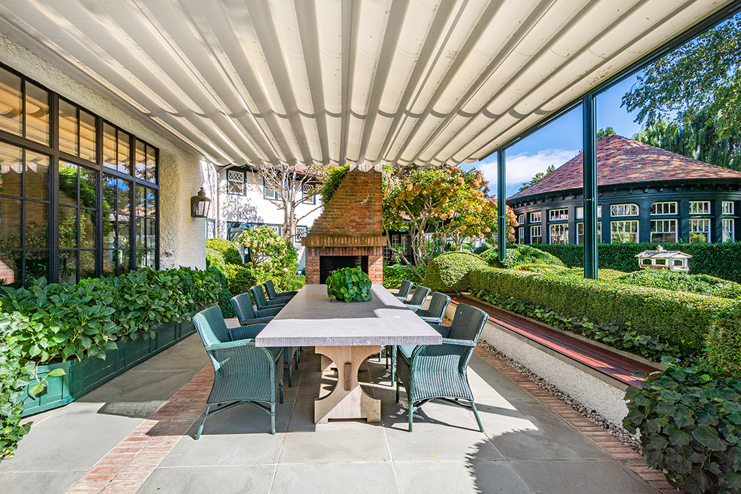 Explore A 10 Acre Southampton Estate Reminiscent Of A Country Club Seeking 70m Outdoor