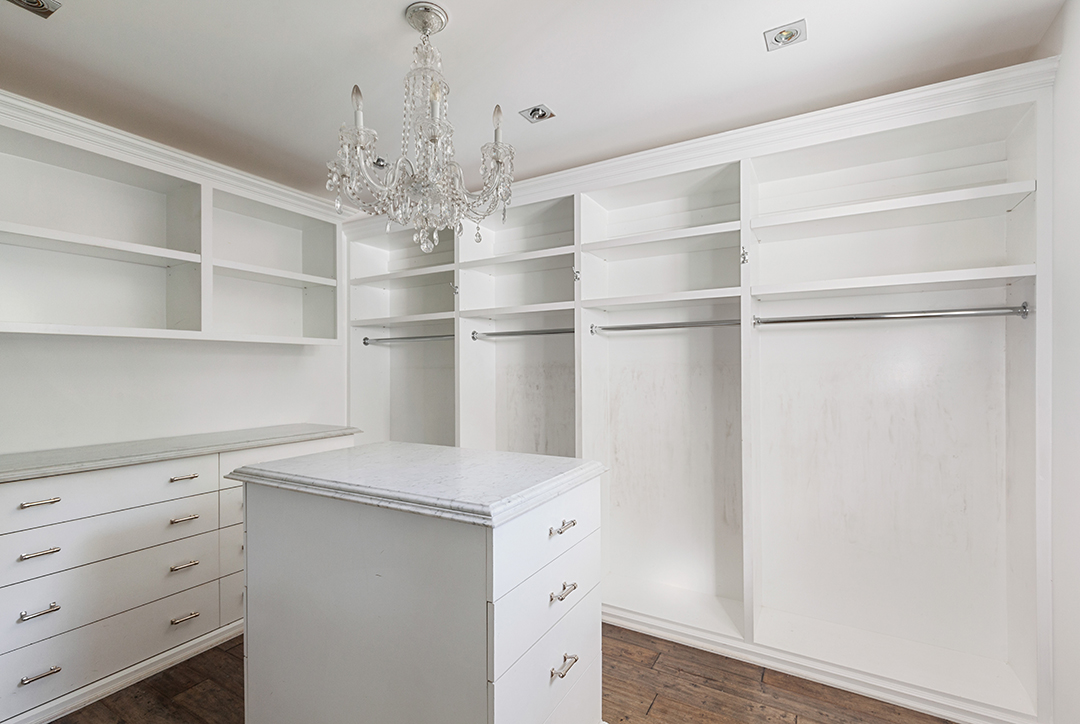 Kyle Richards And Mauricio Umansky Finally Part Ways With Revamped Bel Air Home Closet