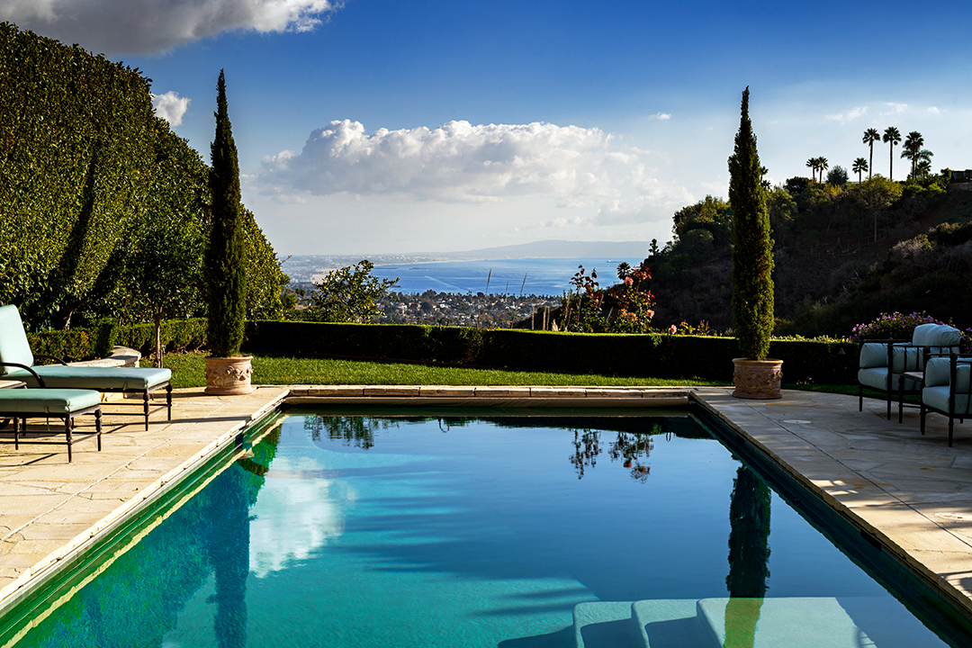 Judd Apatow Leslie Mann Maude Apatow Pacific Palisades Former Home 1