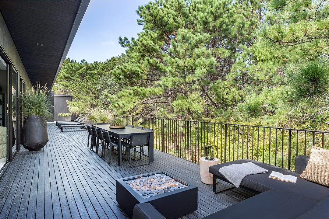 Minimalist Amagansett Beach House Makes A Splash Seeking 5 2m 31 Gilberts Path Amg 5