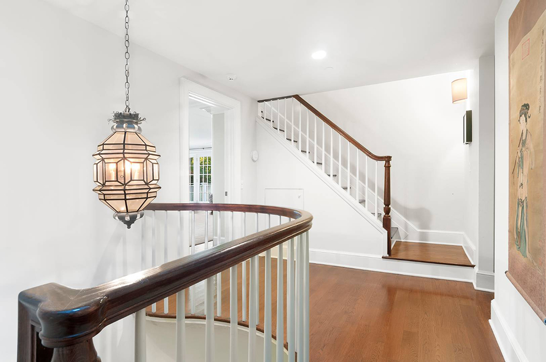 Classic In Southampton A Shingle Style Charmer Priced At 5 9m Hallway