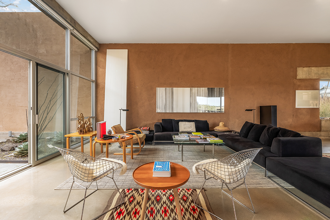 Modern Texas Oasis In An Artistic Desert Town Hits The Market Asking 3 5m Lpg E