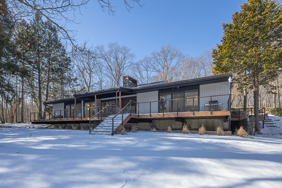 Circa 1979 Easton Home Designed By Famed Architect Eliot Noyes Lists For 1 85m 22 Ballwall Rd Easton Ct 06612 54