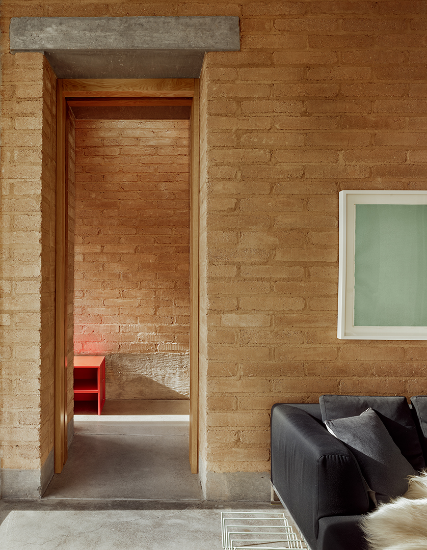 Modern Oasis In The Artistic Texas Desert Town Of Marfa Lists For 3 5m Casey Dunn Doorway