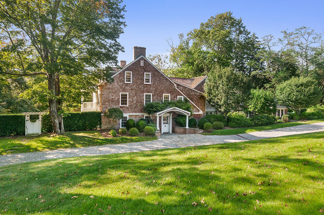 Classic In Southampton A Shingle Style Charmer Priced At 5 9m Exterior 2