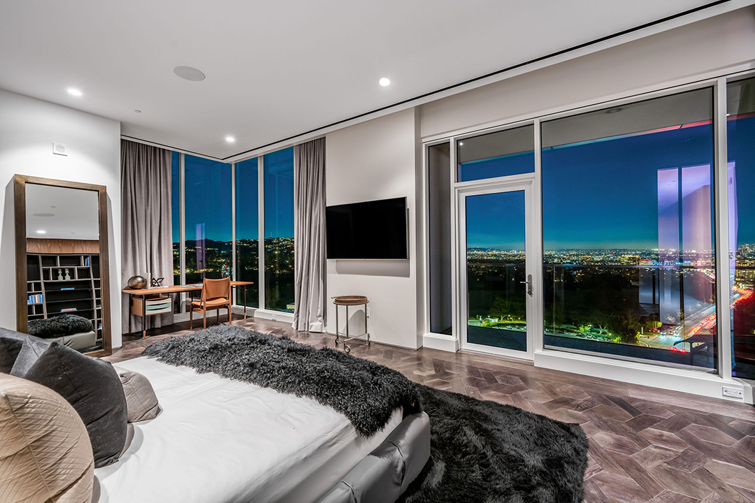 The Weeknds Cool Full Floor La Penthouse Seeks 22 5m Bedroom D