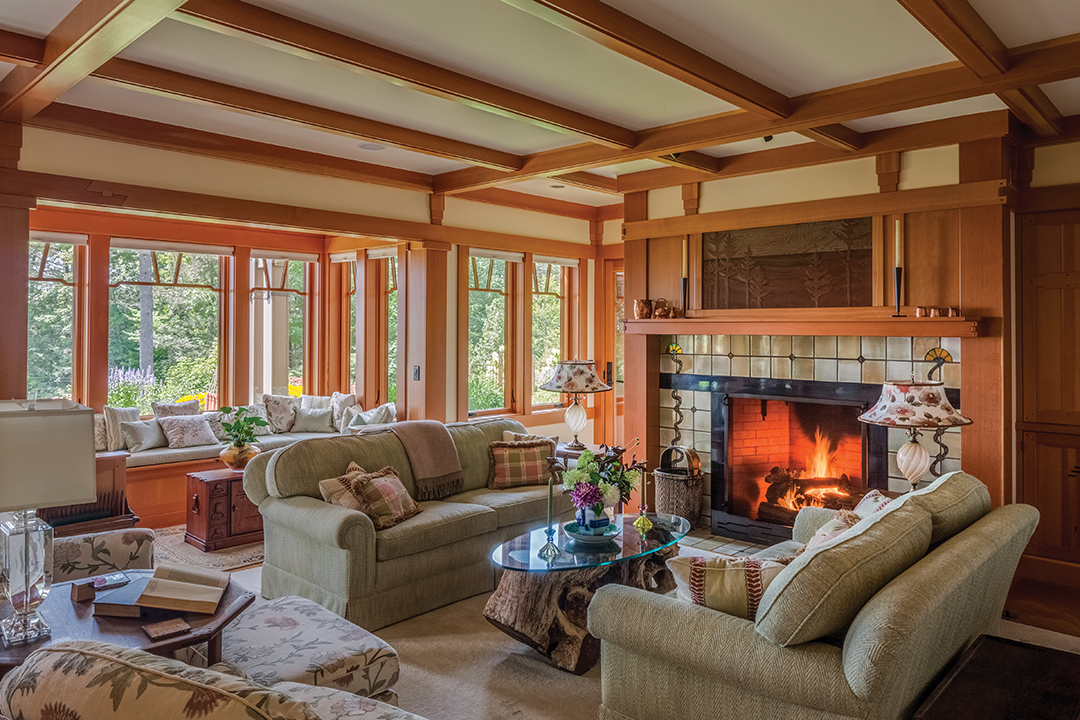 Wonderfully Wild A Forested 18 Acre Maine Estate With Water Views Seeks 8 5m Living Room