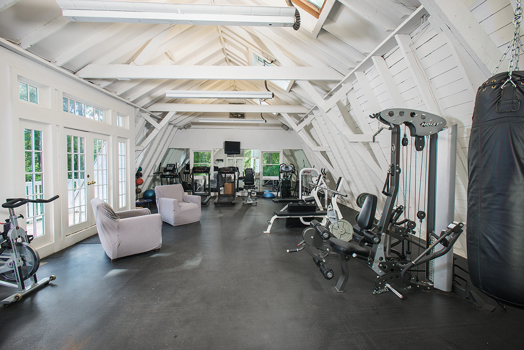 Enchanting Pound Ridge Colonial With Verdant Grounds Seeks 11m Gym