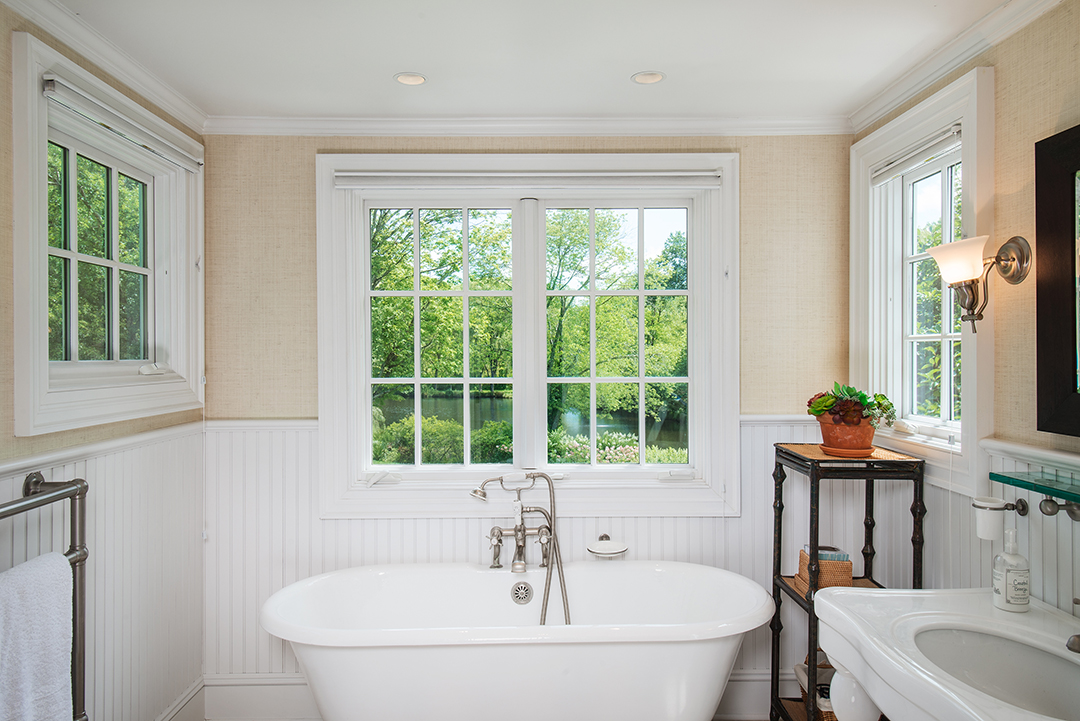 Enchanting Pound Ridge Colonial With Verdant Grounds Seeks 11m Tub