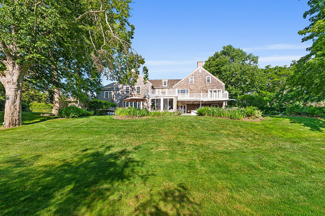 Classic In Southampton A Shingle Style Charmer Priced At 5 9m Exterior 3