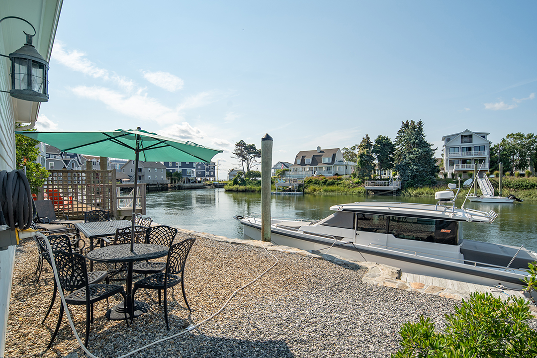 Its Easy To Fall In Love With Connecticut At This 4m Fairfield Beach House V