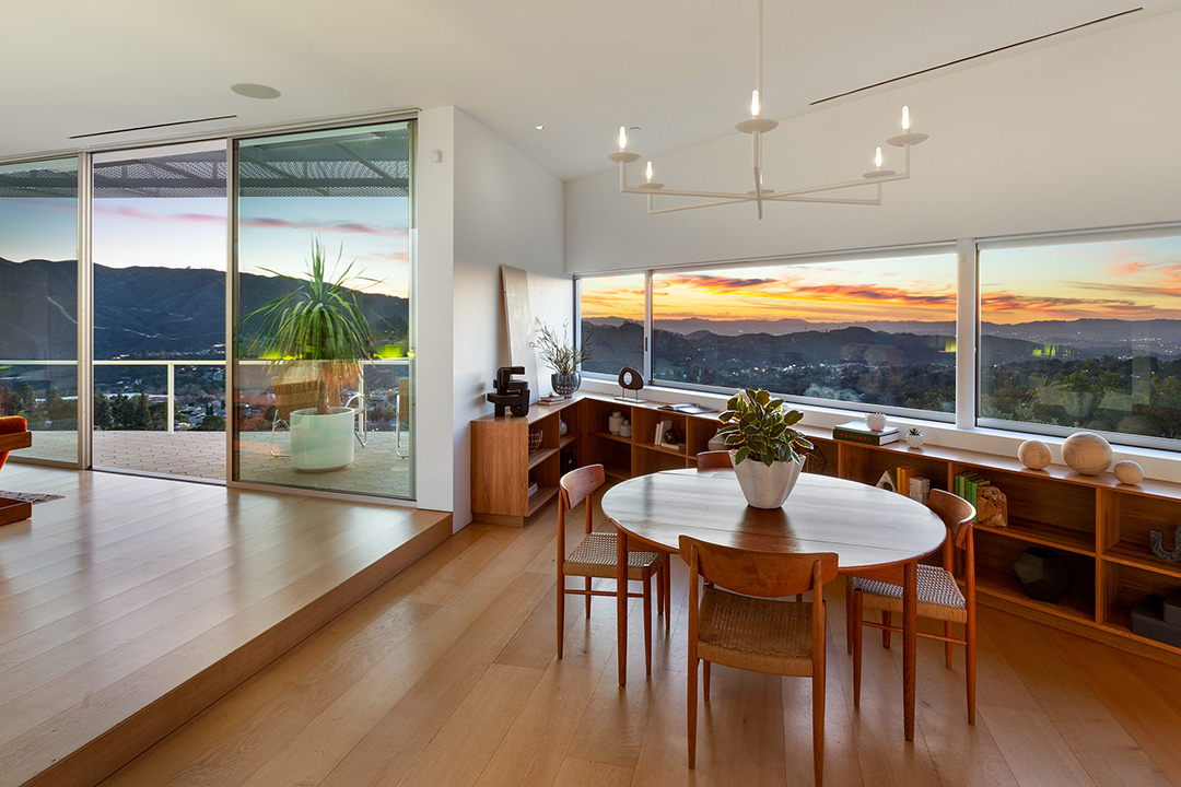 Designs By Richard Neutra And Michael Maltzan Live In Harmony At This 98m La Property Dining