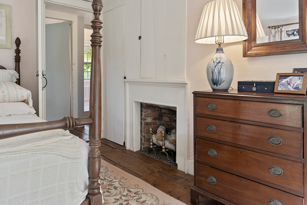 Explore A Charming Connecticut Colonial On 8 Acres Seeking 2 2m Bedroom Fireplace
