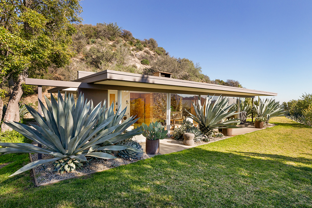 Designs By Richard Neutra And Michael Maltzan Live In Harmony At This 98m La Property House