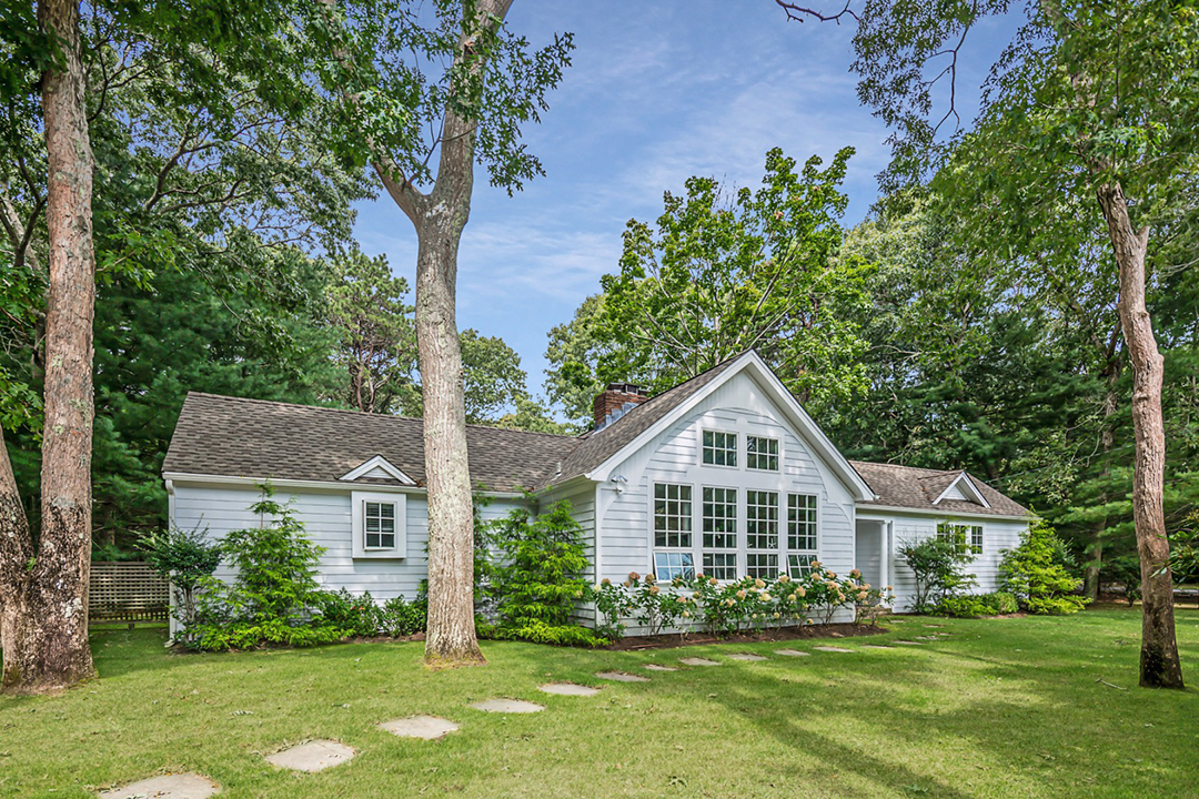 6 Gorgeous Hamptons Rentals At All Different Price Points 39 Roxbury Lane