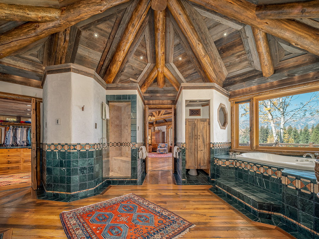 Wyoming Log Cabin Style Mansion Near North Americas 1 Ski Resort Seeks 48mmasterbathroom