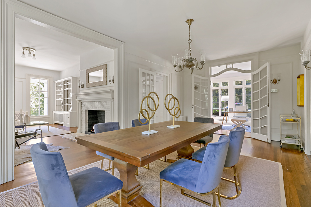 Victorian Home With A Carriage House Hits The Market In Chappaqua Ny G