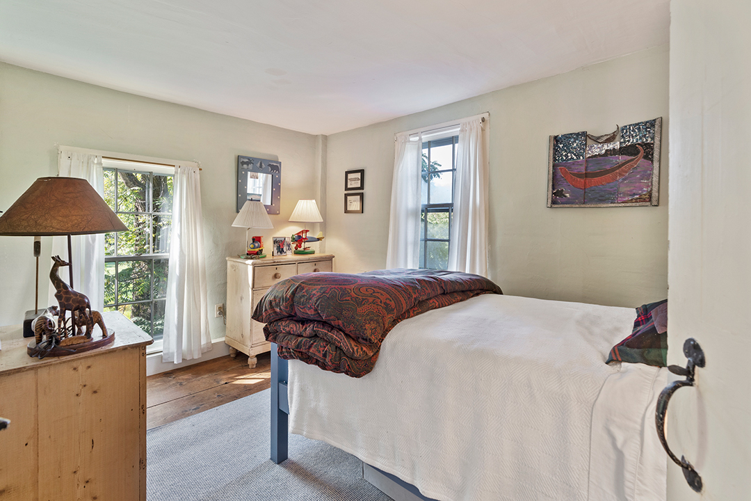 Explore A Charming Connecticut Colonial On 8 Acres Seeking 2 2m Bedroom