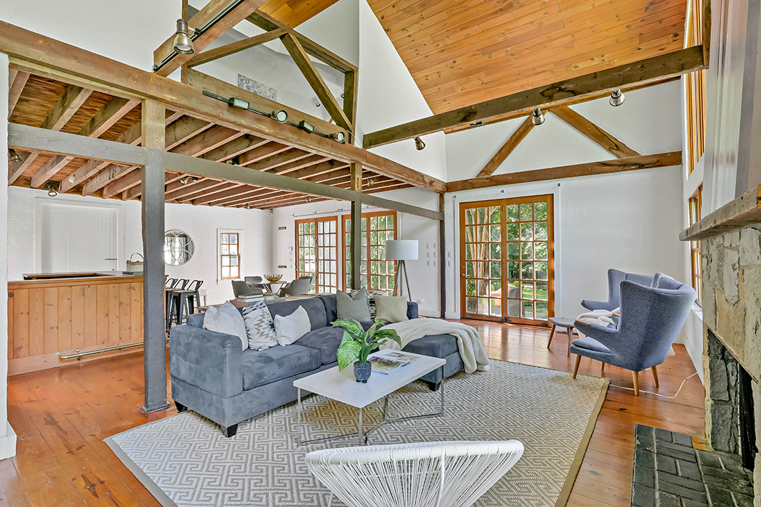 Victorian Home With A Carriage House Hits The Market In Chappaqua Ny M