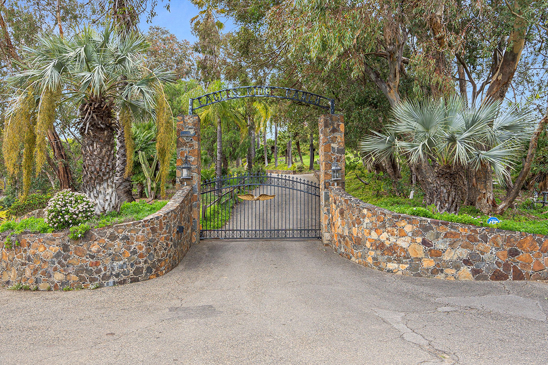 An Inspiring 100 Acre California Oasis With 8500 Avocado Trees Seeks 8m Gates