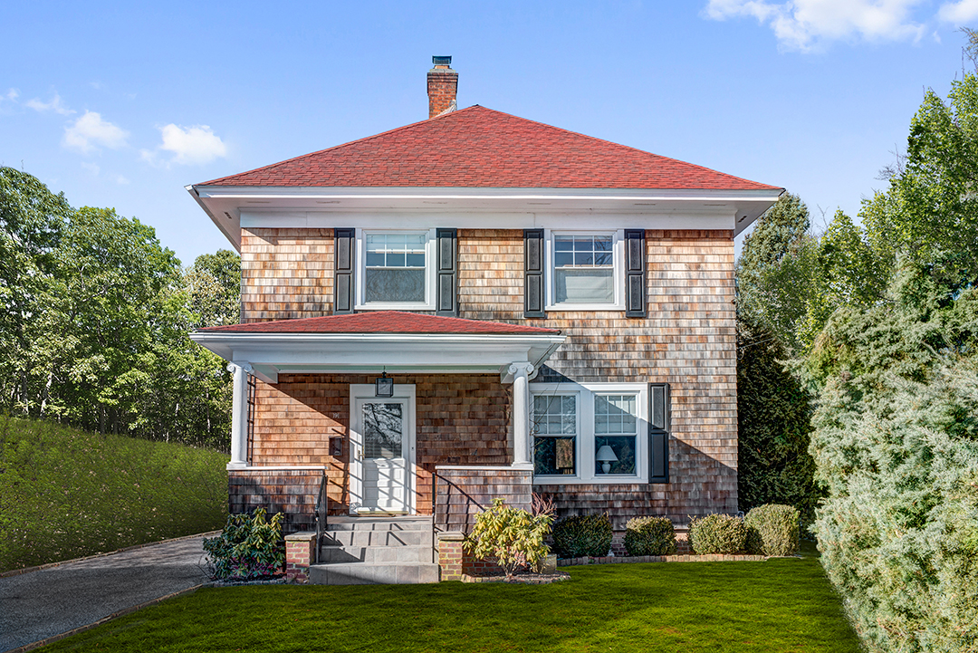 6 Gorgeous Hamptons Rentals At All Different Price Points 191hamptonrdsouthamptonfrontfacade