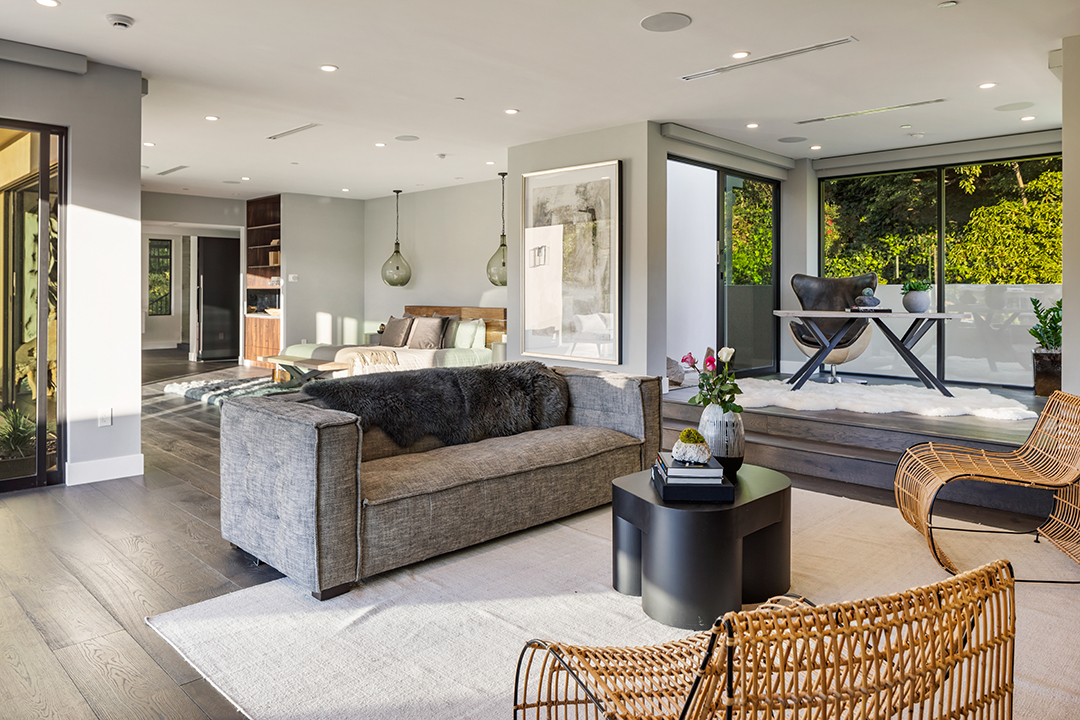 Brooklyn Beckham Nicola Peltz Beverly Hills Mansion 11