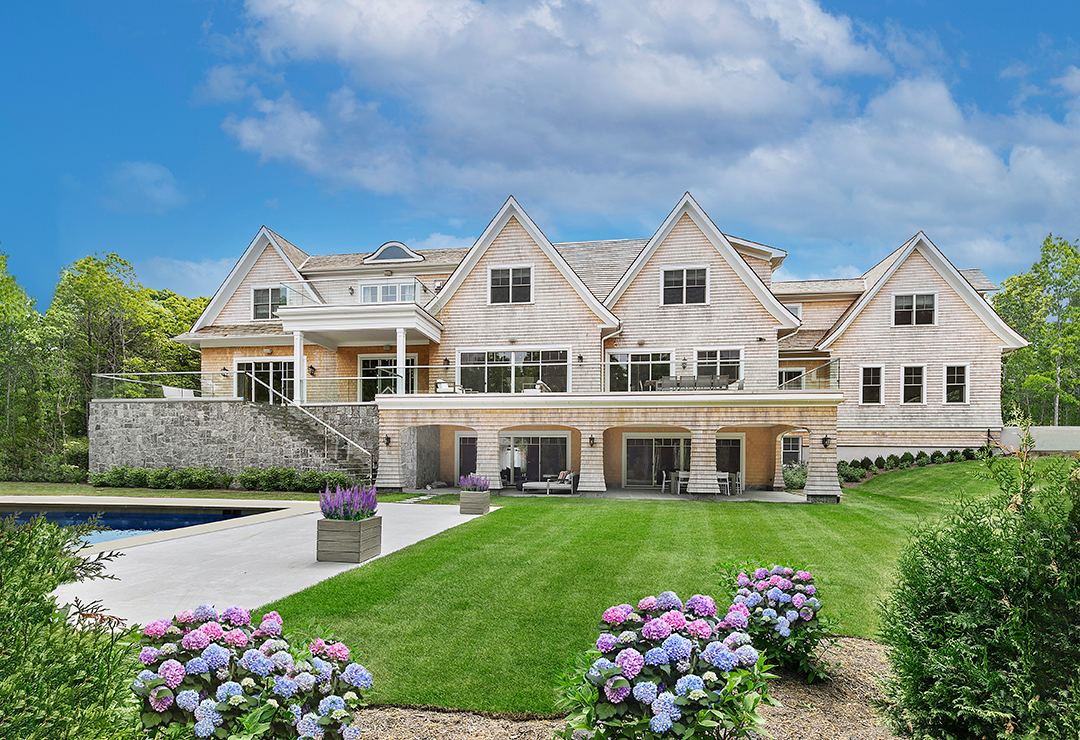 6 Gorgeous Hamptons Rentals At All Different Price Points 142 Middle Line 01