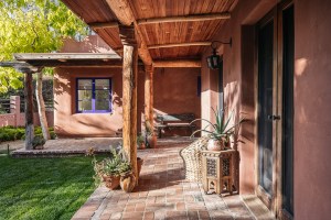 Actor Wyatt Russell Studio City La Home Lists With High Interest 4342 Bakman 03