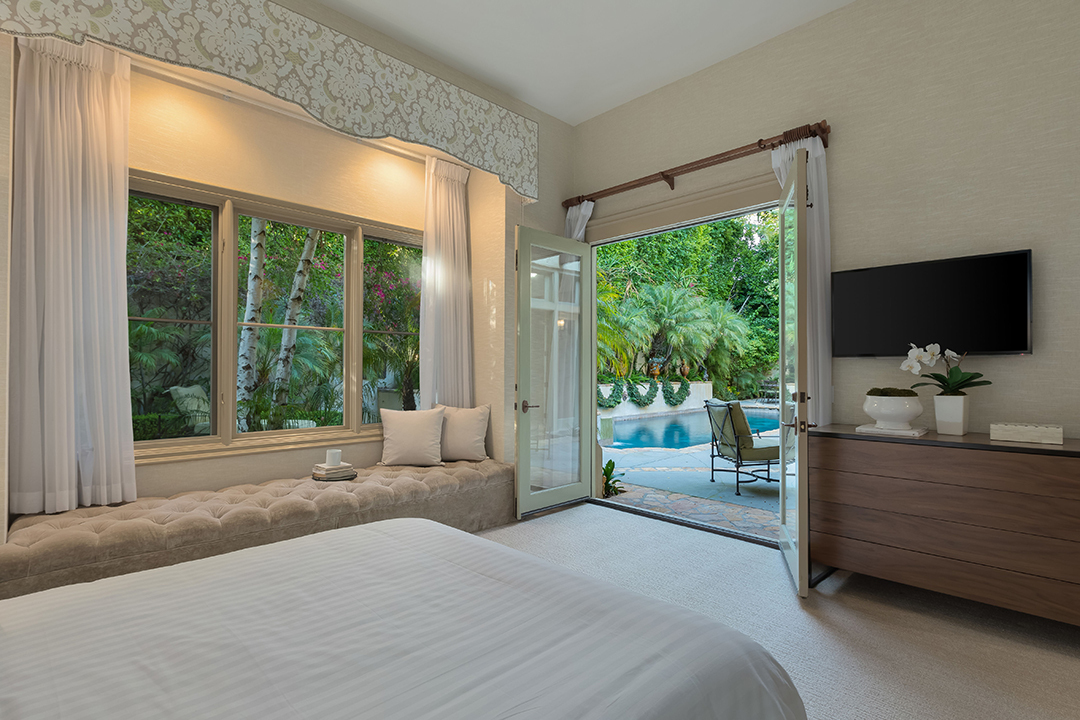 Britney Spears Former Beverly Hills Home Is Up For Sale Asking 6 7m 25