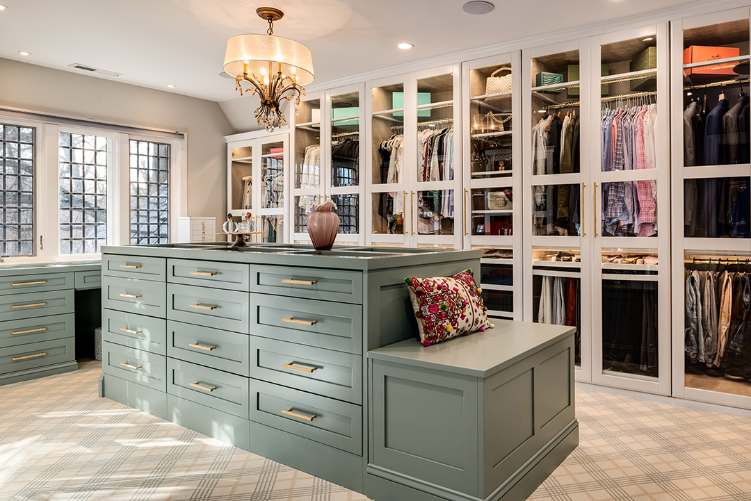 Updated Circa 1935 Tudor 20 Minutes From Nyc Seeks 6m R