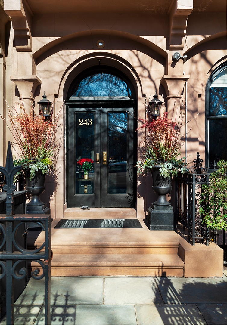 Director Baz Luhrmanns Daring And Colorful Gramercy Park Townhouse Seeks 20m Front Door