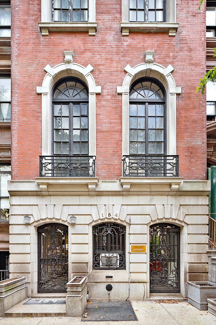 Manhattans Adele Kneeland Mansion With A Top Floor Solarium Lists For 15m Ddreps D