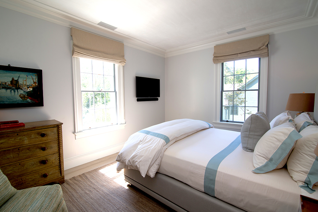 18th Century Sag Harbor Stunner Redesigned By Steven Gambrel Lists For 13 5m Bedroom