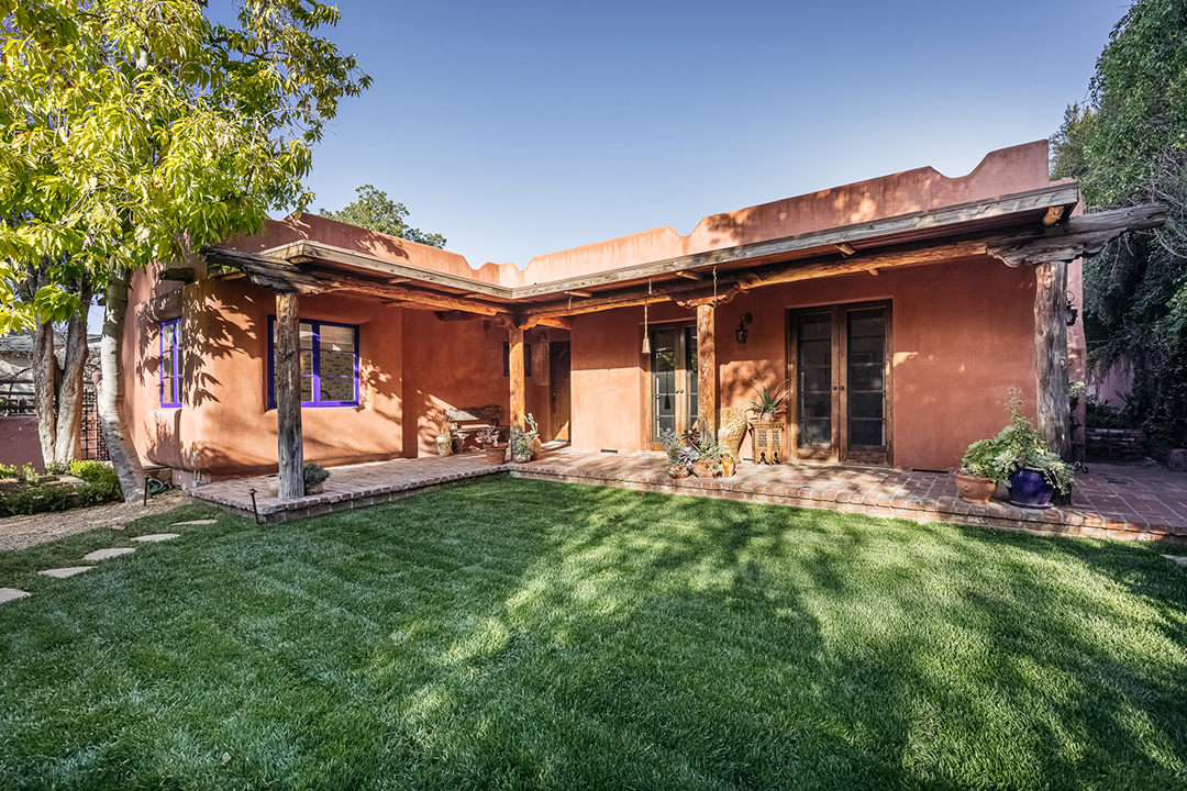 Actor Wyatt Russell Studio City La Home Lists With High Interest 4342 Bakman 02