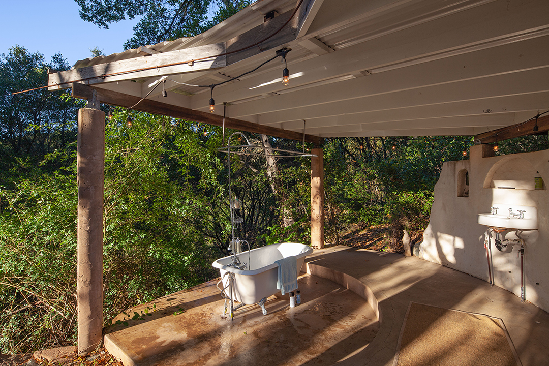 Mickey Muennig Michele Muenning Caretakers Cottage 8