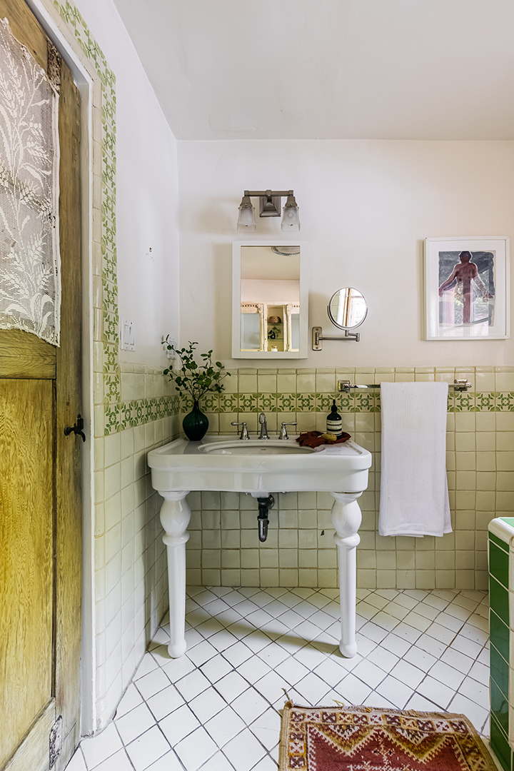 Actor Wyatt Russell Studio City La Home Lists With High Interest 4342 Bakman 22