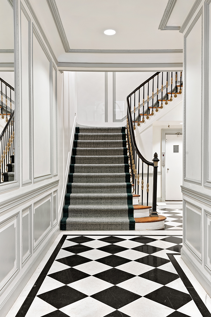 Manhattans Adele Kneeland Mansion With A Top Floor Solarium Lists For 15m Ddreps E