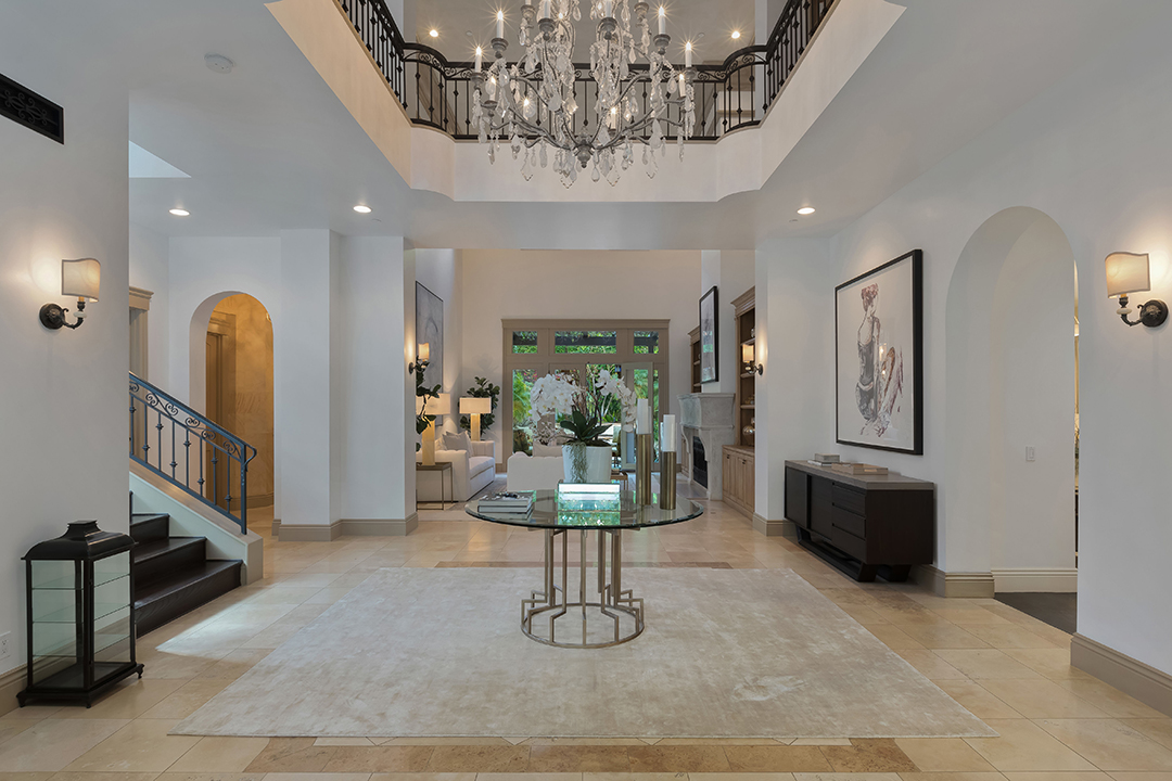 Britney Spears Former Beverly Hills Home Is Up For Sale Asking 6 7m 5 4