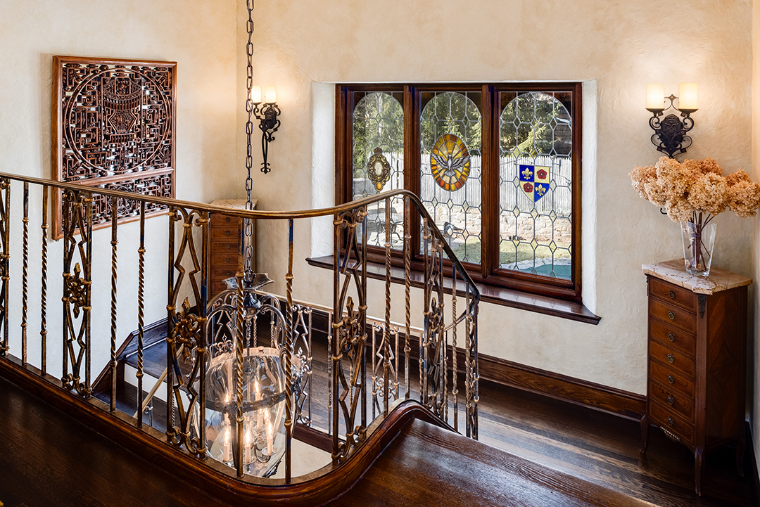 Updated Circa 1935 Tudor 20 Minutes From Nyc Seeks 6m L