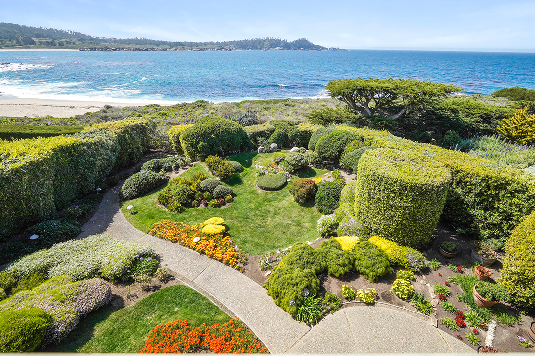 Betty White Carmel California Oceanfront Home 15