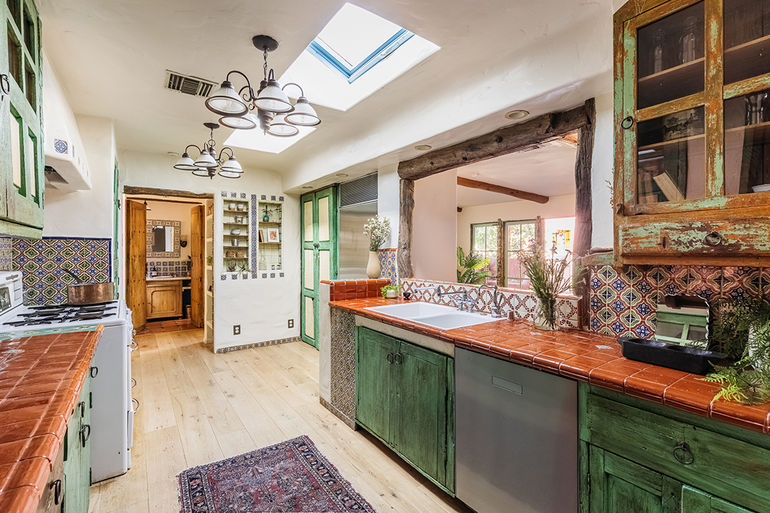 Actor Wyatt Russell Studio City La Home Lists With High Interest 4342 Bakman 11