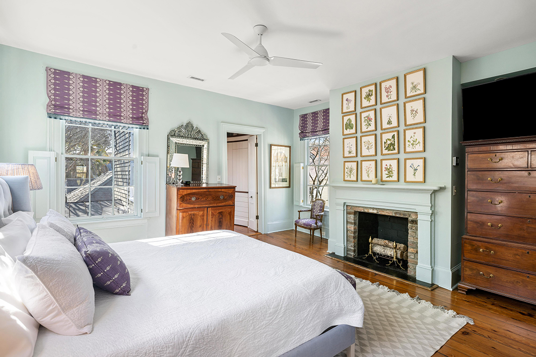 Whimsically Decorated Charleston Home Built In 1827 By Richard Holloway Lists For 3 5m 13 Master Bedroom