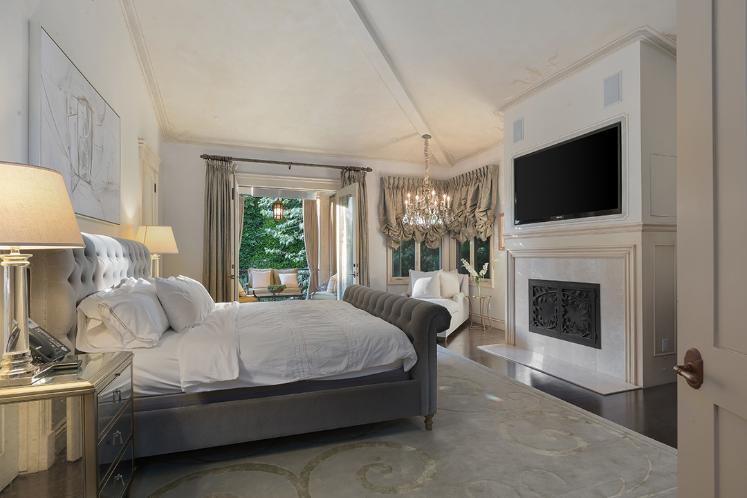 Britney Spears Former Beverly Hills Home Is Up For Sale Asking 6 7m 19