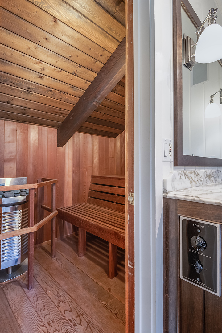 Brooke Shields Bids Farewell To Her Longtime Pacific Palisades Home For A Sweet 7 4m 0045