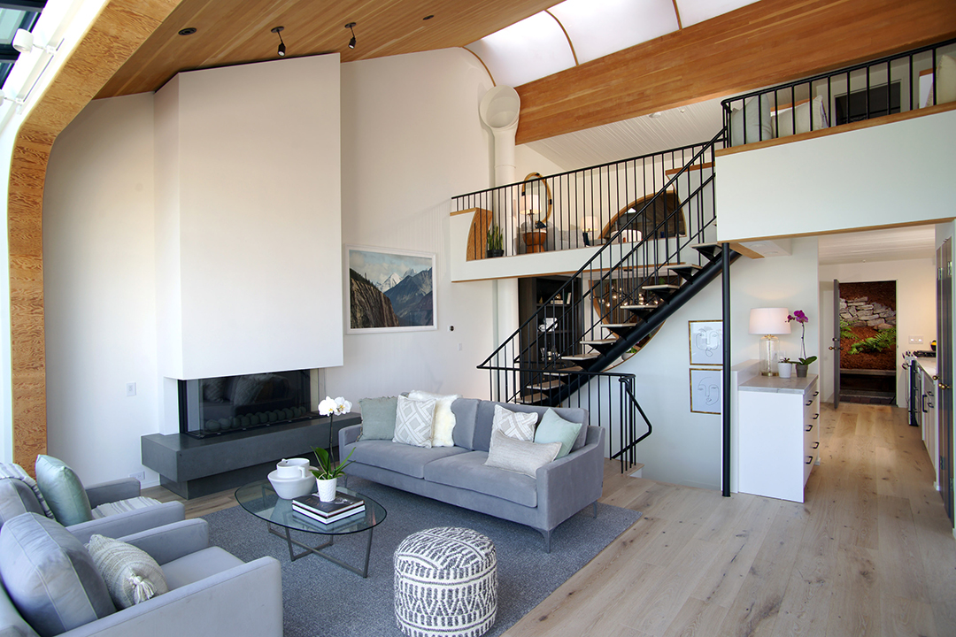 Bay Area Waterfront Retreat With Unique Architecture Looks For 3 7m Living Room C