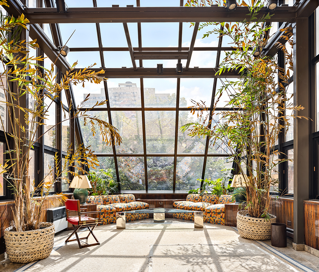 Manhattans Adele Kneeland Mansion With A Top Floor Solarium Lists For 15m Ddreps