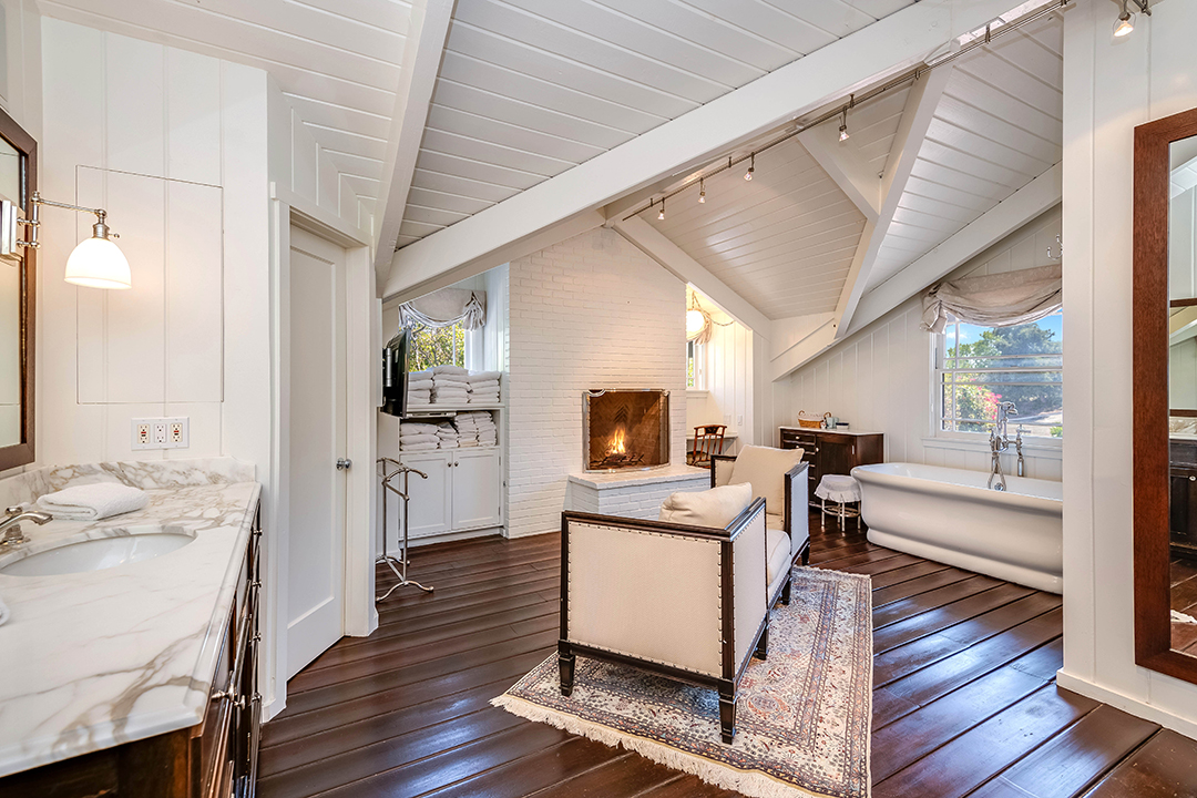 Brooke Shields Bids Farewell To Her Longtime Pacific Palisades Home For A Sweet 7 4m 0041
