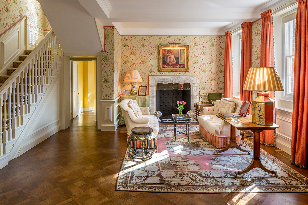 This 18 75m Estate In England Once Belonged To Both Lee Radziwill And Henry Ford Ii Turvillegrangemainhousereceptionhall