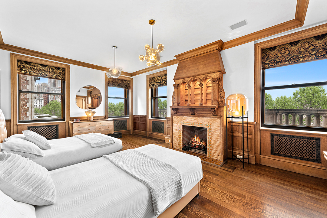 Inside A Renovated Historic Mansion On Manhattans Riverside Drive Now Listed For 65m 26 Rise